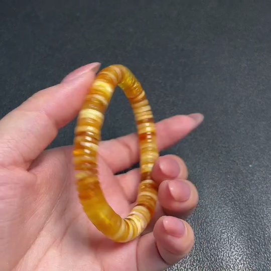 C33872021 Amber Beeswax Bracelet, Total Weight Approx. 11.94g, Size About 8.9mm
