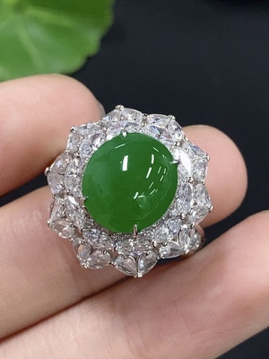 F42968943 翡翠蛋面镶嵌戒指 18K金 配镶钻石 圈口15 货品总重约6.57g