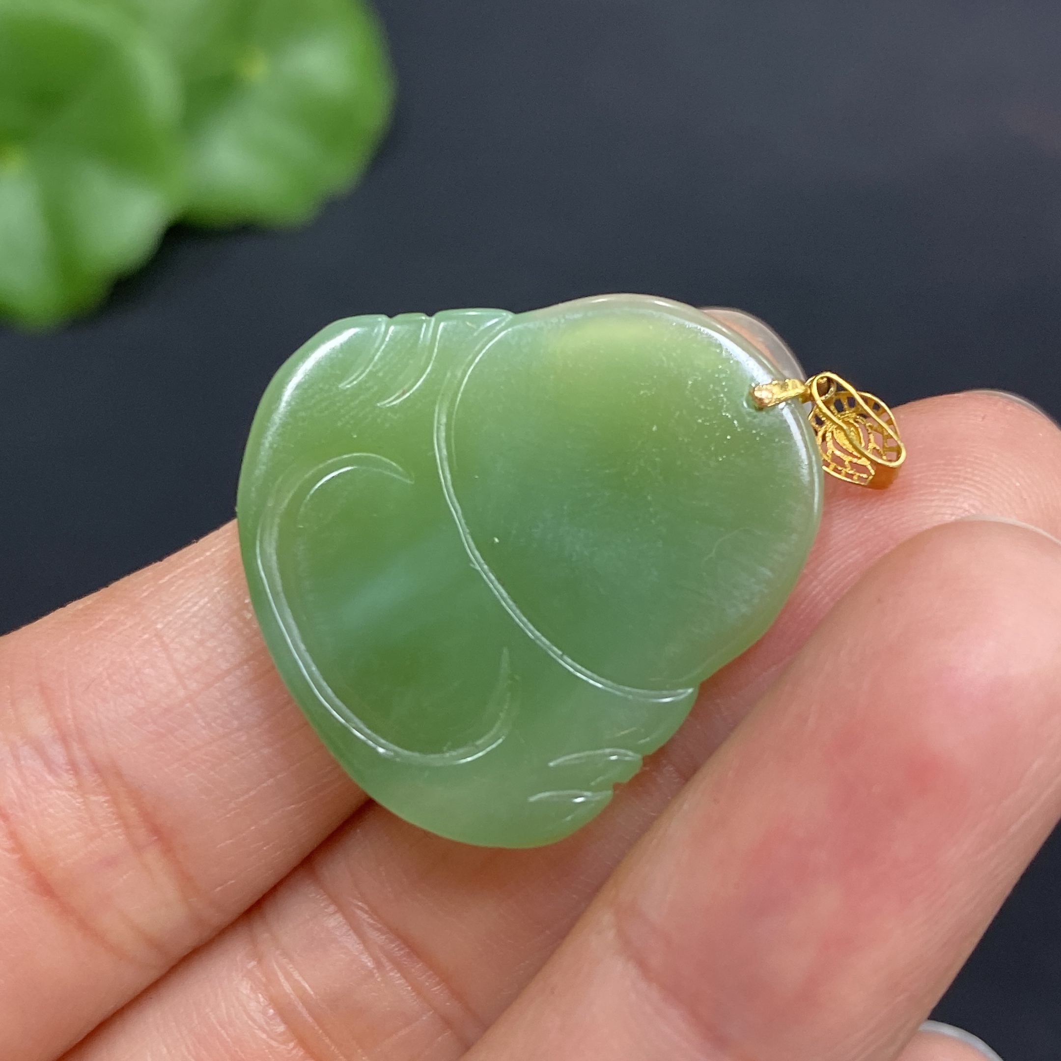H30546024 Hetian Jade Pendant Buddha with 18K Gold Clasp Total Weight Approx. 4.3g