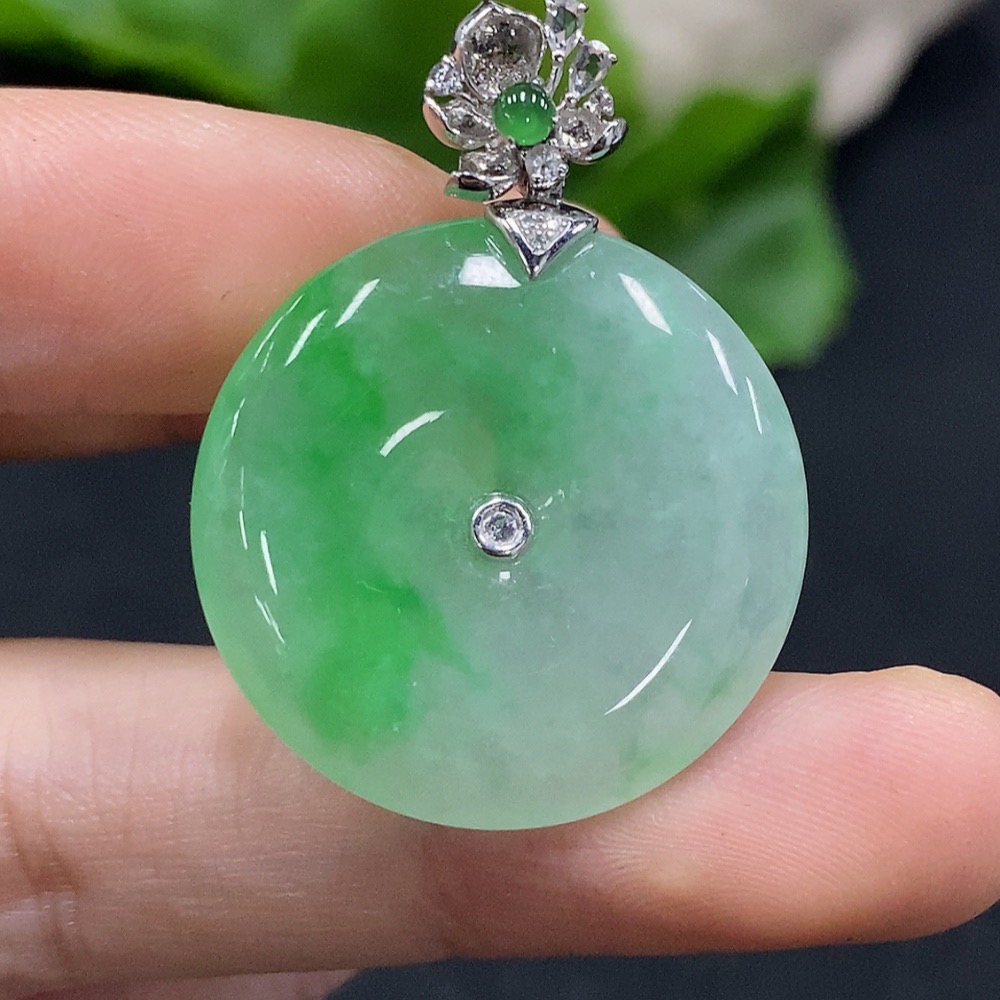 F31654568 Jadeite Safety Buckle Pendant 18K Gold Non-Diamond Total Weight Approx. 7.15g