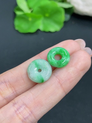 F42971239 翡翠挂件一手走
