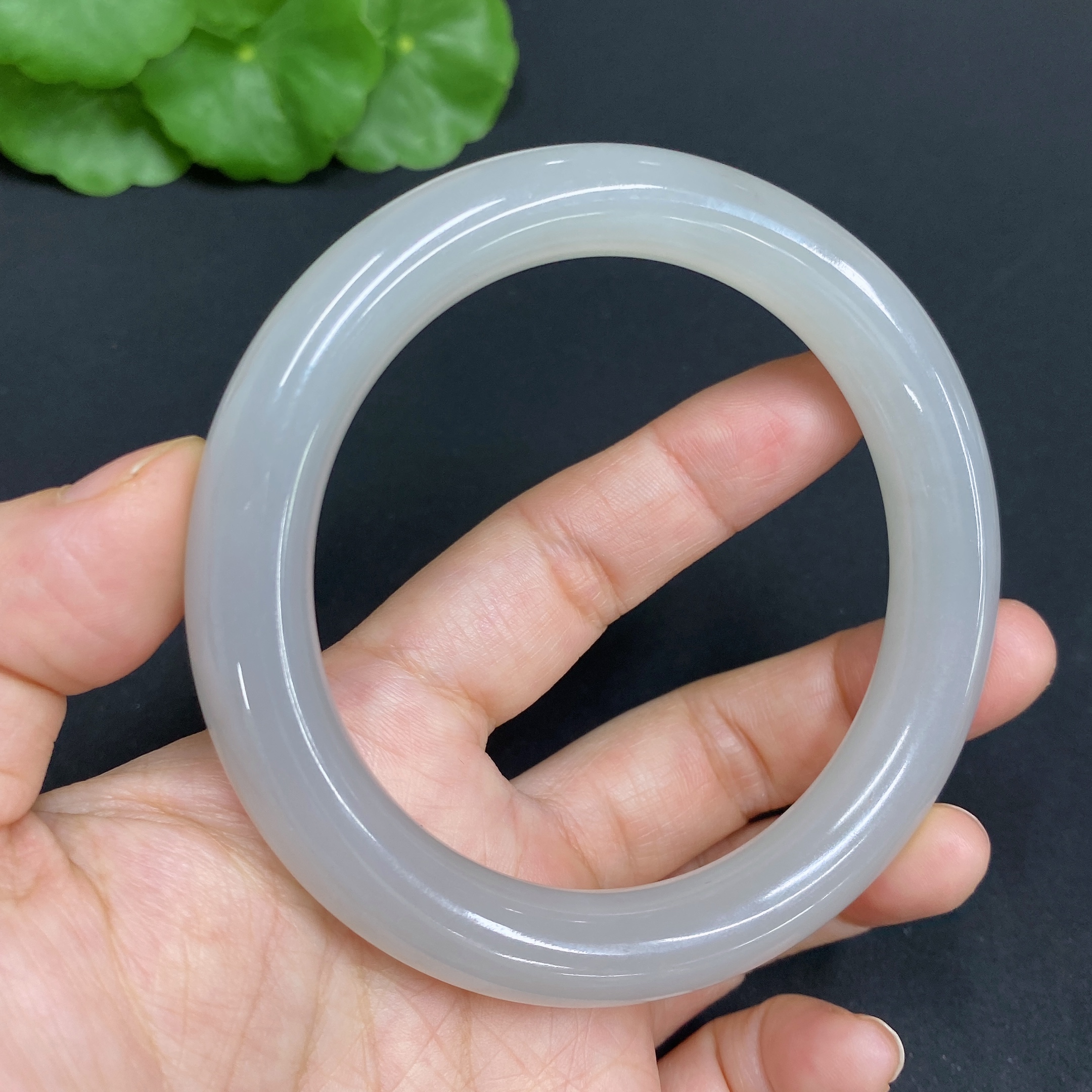 H33845531 Hetian Jade Round Bangle 59.4mm 56.4g