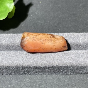 W41931800 约13-15世纪坎贝地区多棱形玛瑙管珠 老珠子
