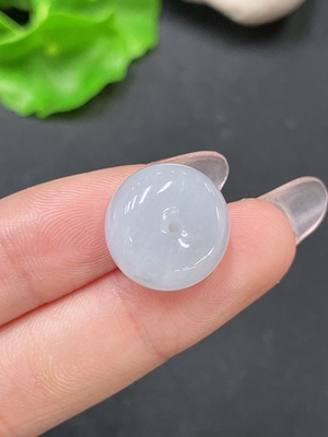 F34021817 Jadeite pendant Total weight approx. 4.37g