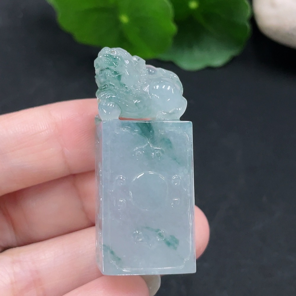 F31627100 Jadeite Pi Xiu Seal Total Weight about 27g