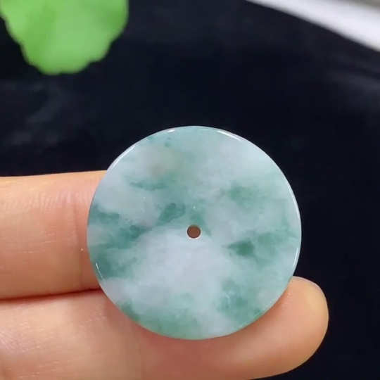 F34975186 Jadeite Peace Knot Pendant Total Weight Approximately 5.35g