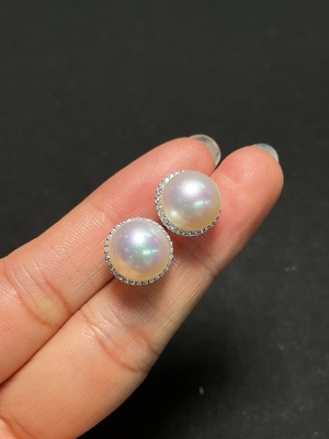 C43158203 海水珍珠耳饰 非金 货品总重约5g 卡10.5mm左右