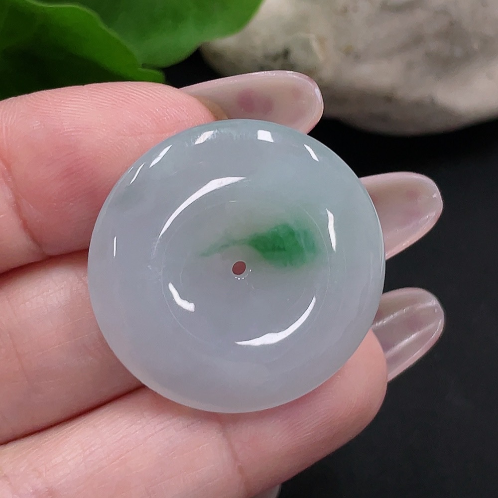 F34067967 Jadeite Peace Knot Pendant Total Weight Approx. 8.3g