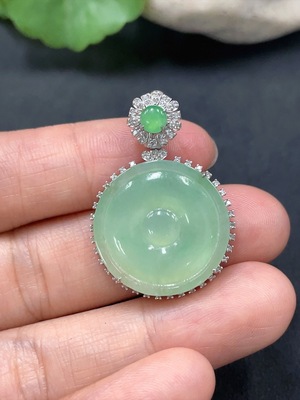 F16826320 Jadeite Blessing Shell Pendant 18K Gold Inlaid Total Weight Approx. 6.45g