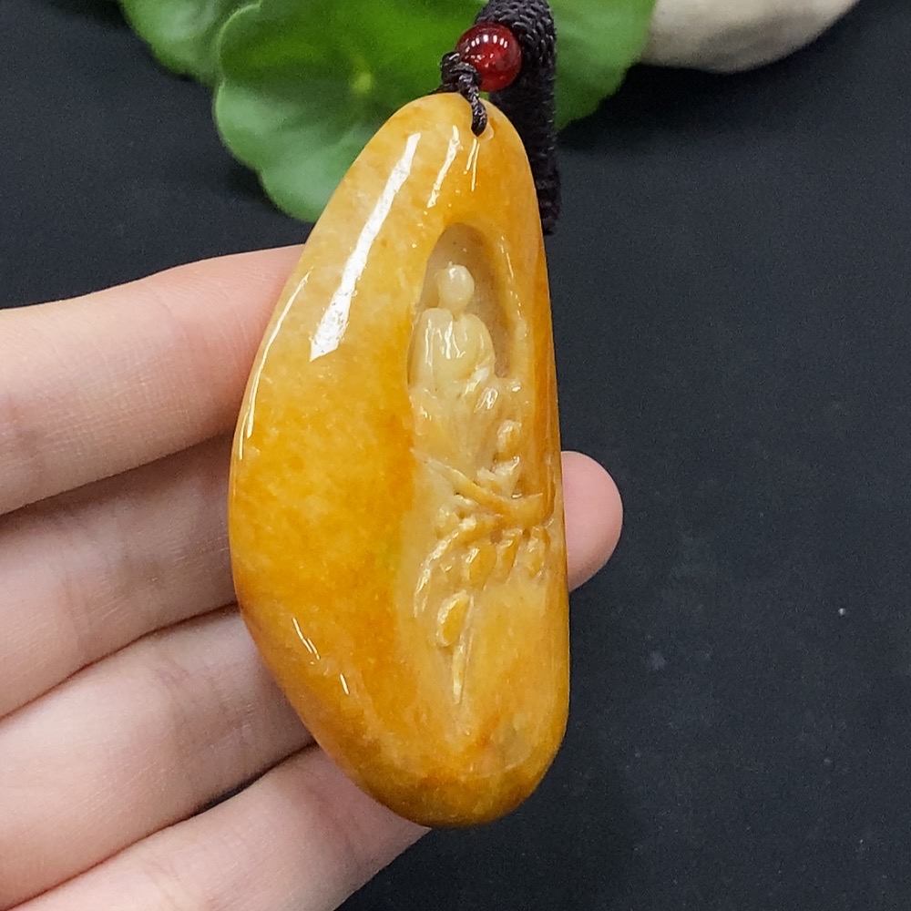 F34996577 Jadeite Enlightenment Pendant, coloration of yellow parts undetermined, total weight approximately 46.67g
