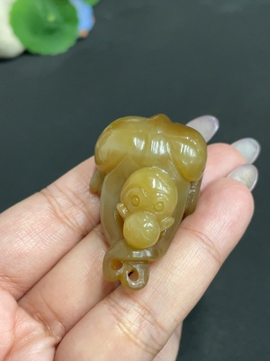 H34971752 Hetian Jade Pendant    Monkey    Total Weight: Approx. 30.4g