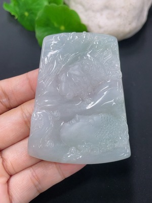 F46551801 翡翠挂件一念之间 货品总约重37.16g