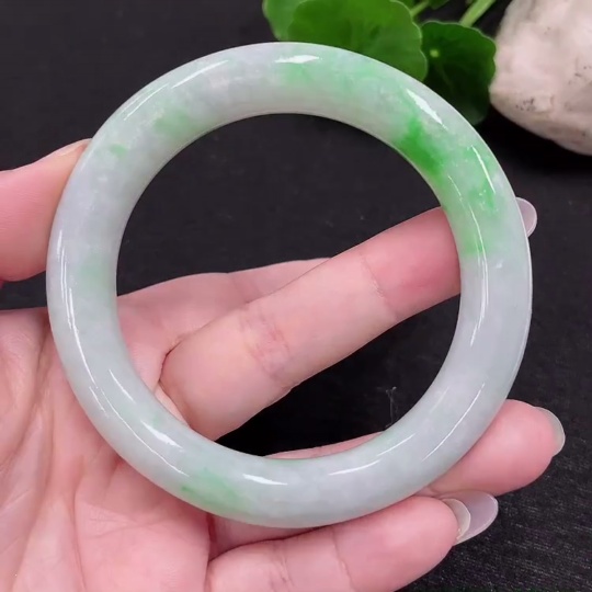 F32710262 Jadeite Round Bangle Size 57.2 Total Weight Approx. 66.4g (With Crack)