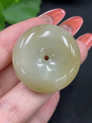 H34017331 Hetian Jade Pendant Peace Knot Total Weight Approx. 17.5g