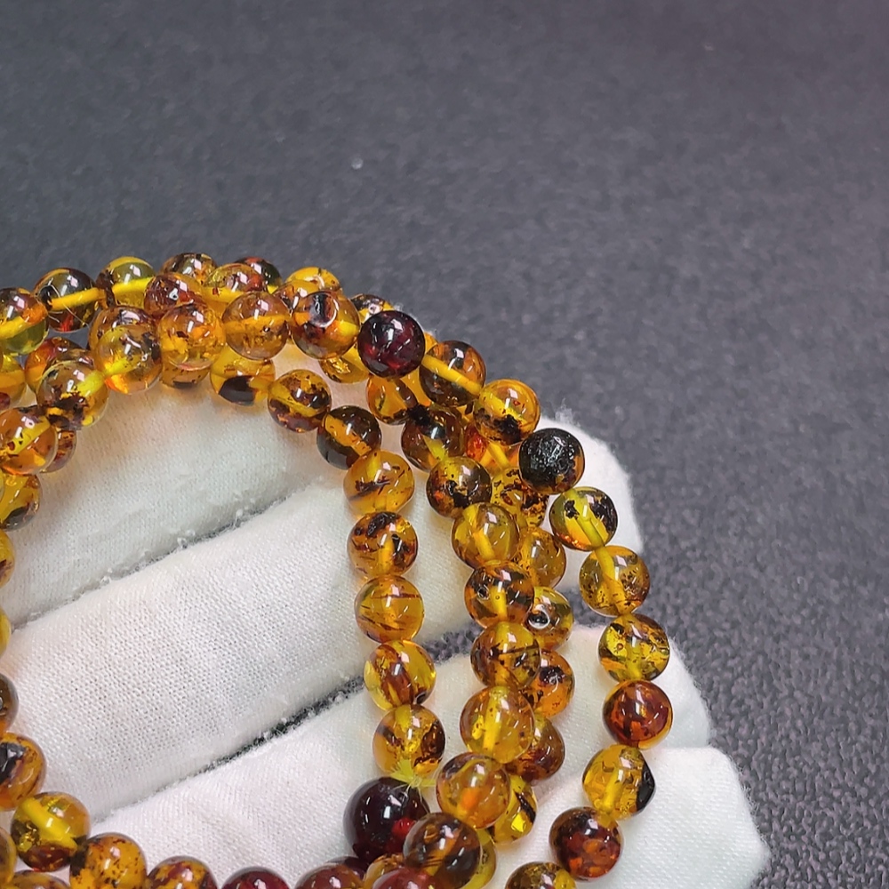 C33891434 Amber Beaded Necklace, Total Weight Approx. 16.70g, Bead Size About 6.2mm