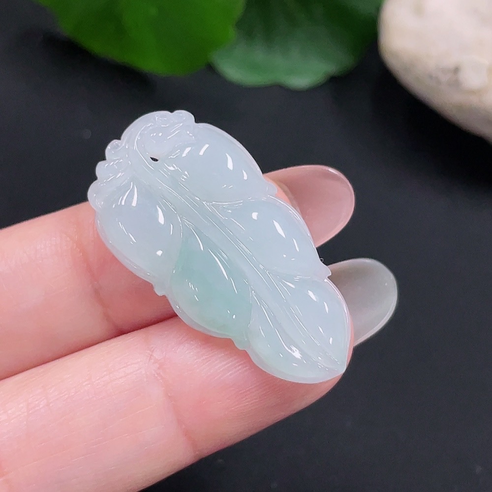F29360928 Jadeite Pendant Leaf Total Weight Approx. 4.43g