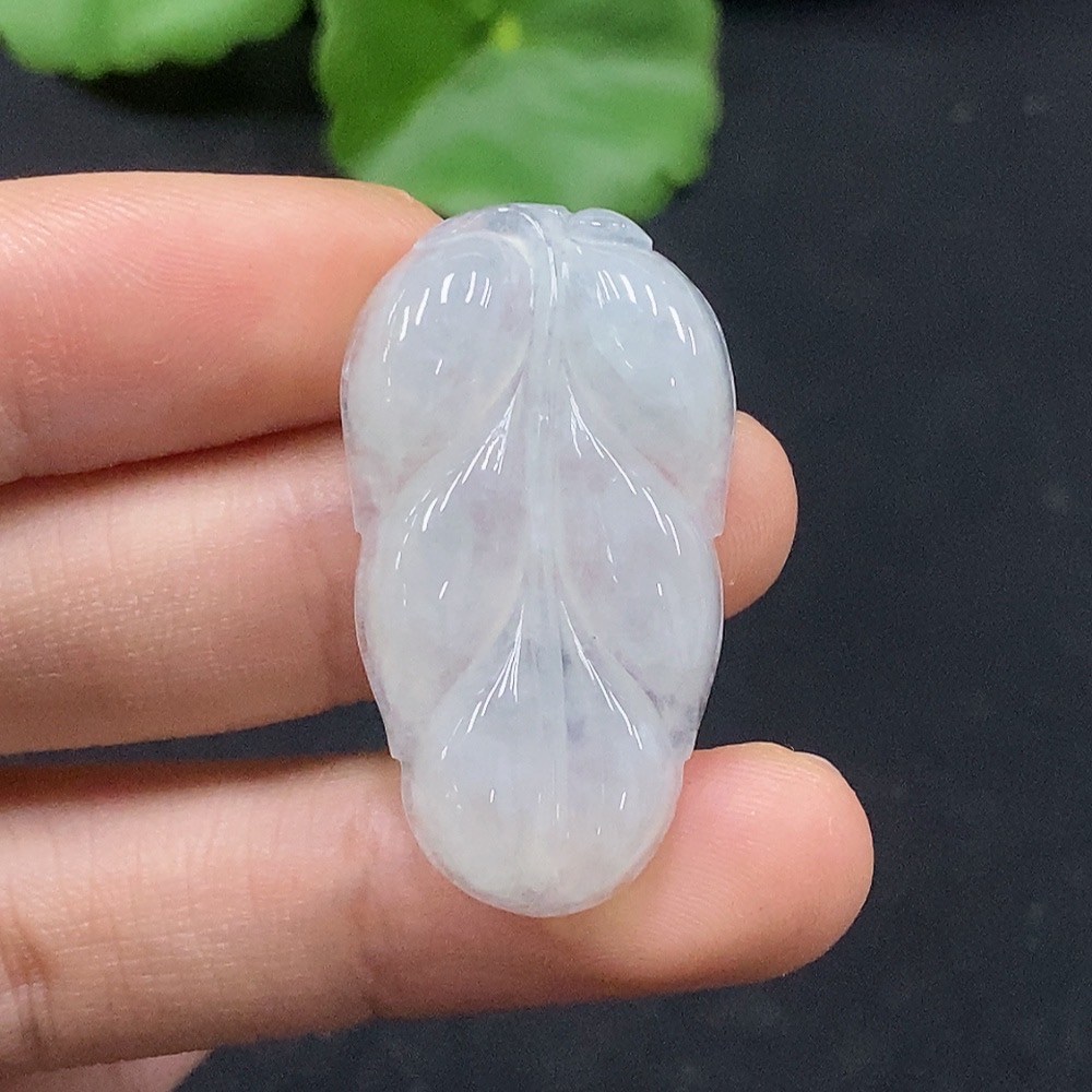 F29427108 JadeiteLeaf Pendant Total Weight Approximately 6.5g