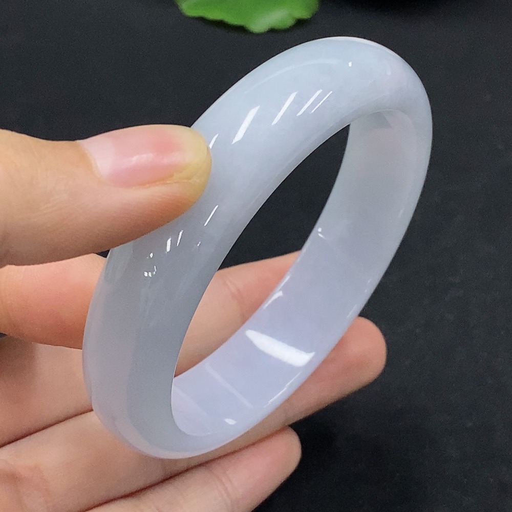F32820081 Jadeite round bangle, size 56.4, total weight approximately 56.3g