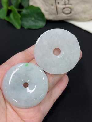 F46545561 翡翠平安扣挂件 货品总重约48.56g