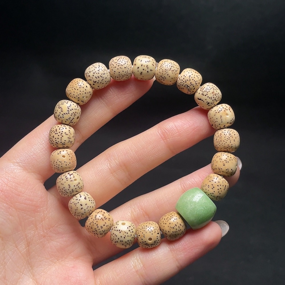 W35144091 Star and Moon Bodhi Bracelet (approx. 20.2g total weight, 10mm beads)