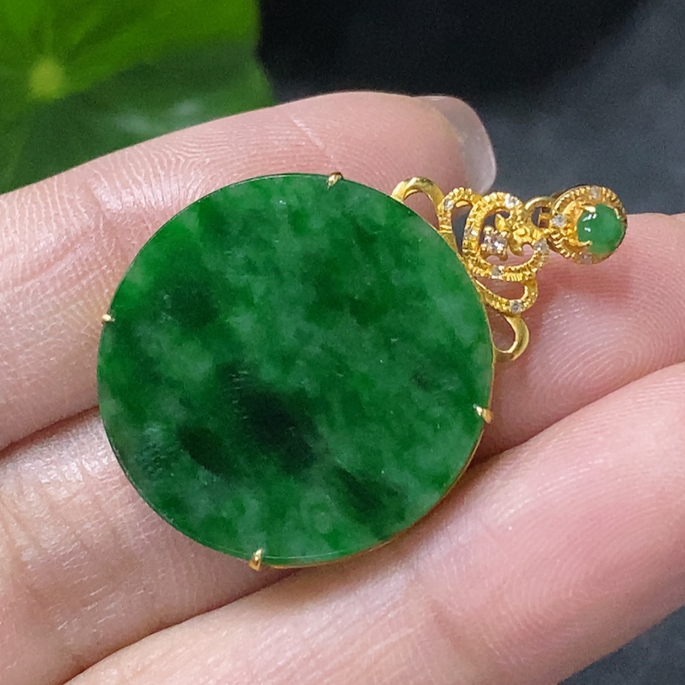 F34075869 Jadeite Plain Pendant with 18k Gold and Diamond Accents, Total Weight Approx. 2.58g (Contains Other Mineral Components)