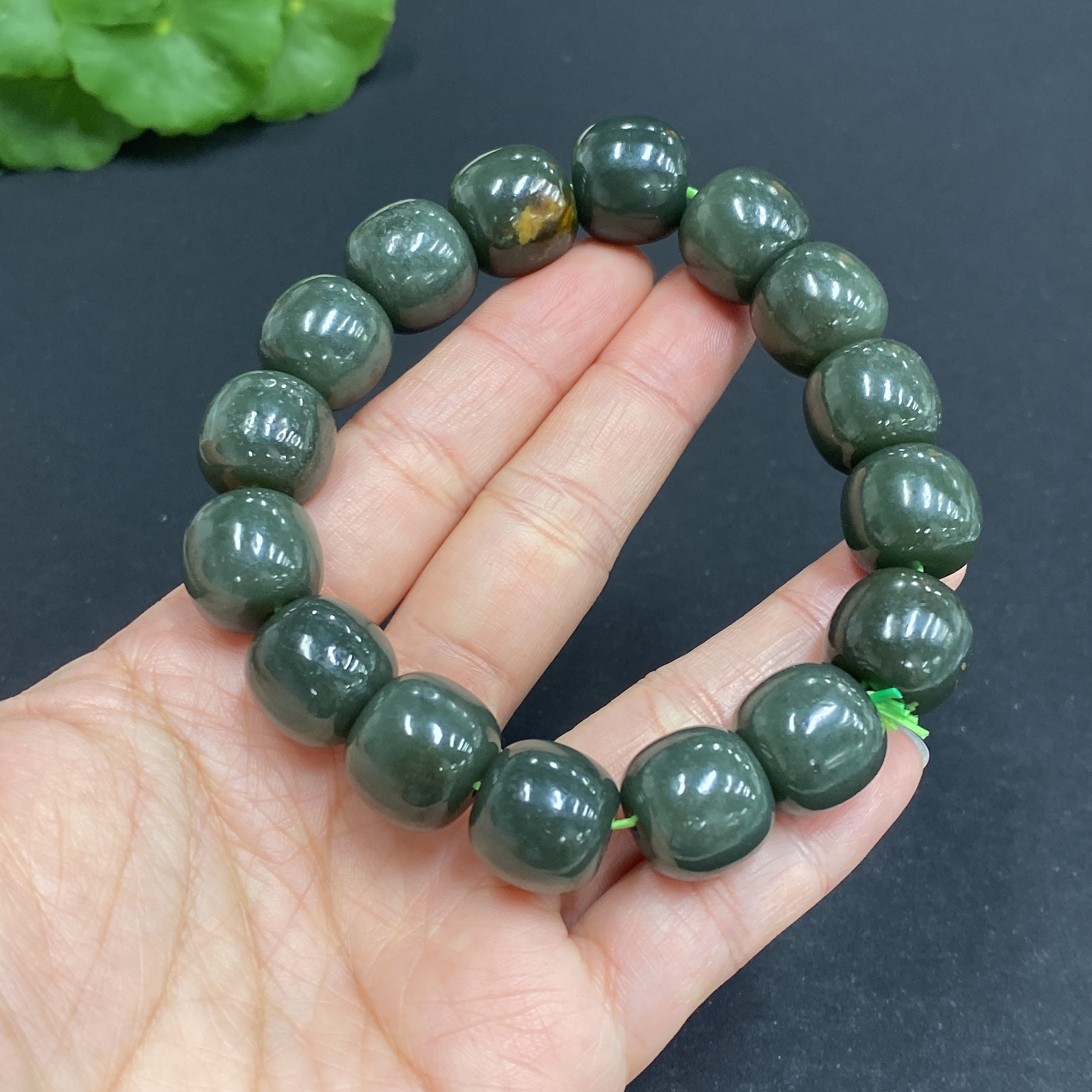 H32771871 Hetian Jade Bracelet, approx. 13.6mm beads, total weight approx. 73.3g