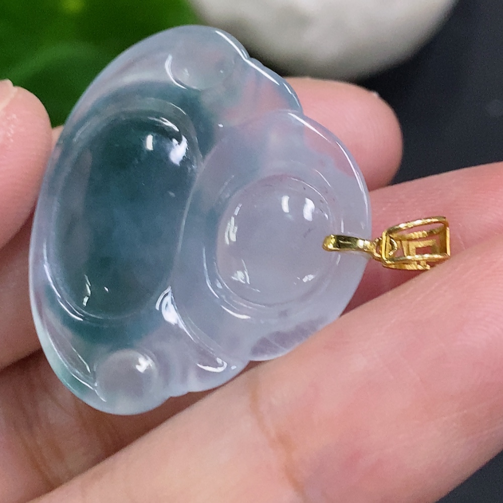 F33933316 Jadeite Buddha Pendant with 18K Gold Clasp, Total Weight Approximately 6.3g