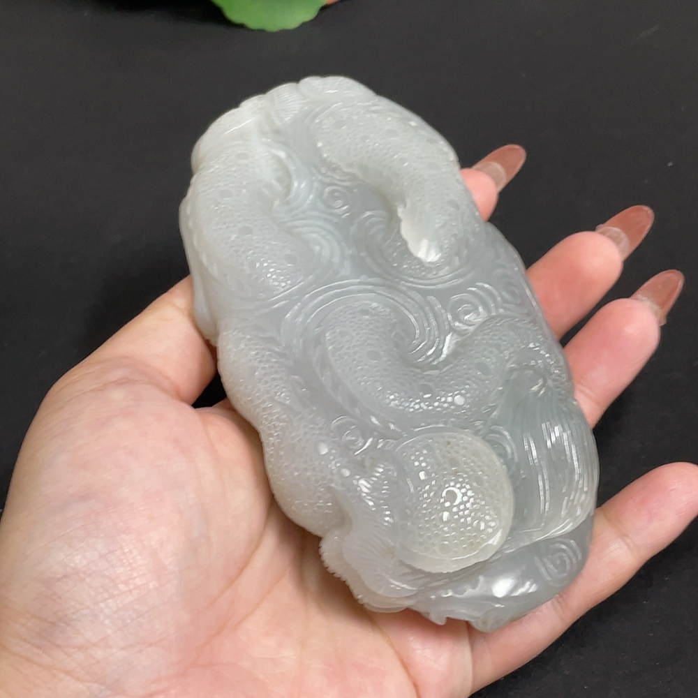 H35118366 Hetian Jade Handheld Carving 'Soaring Dragon and Leaping Tiger' Total Weight Approx. 441.1g