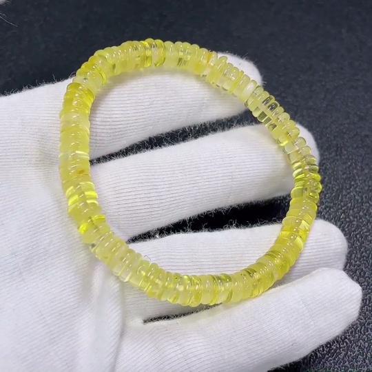 C31577970 Amber Beeswax Bracelet, total weight approx. 6.46g, bead size approx. 6.7mm