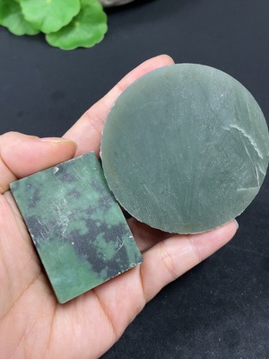 H46560273 和田玉  含其他矿物成分  货品总重约193.3g