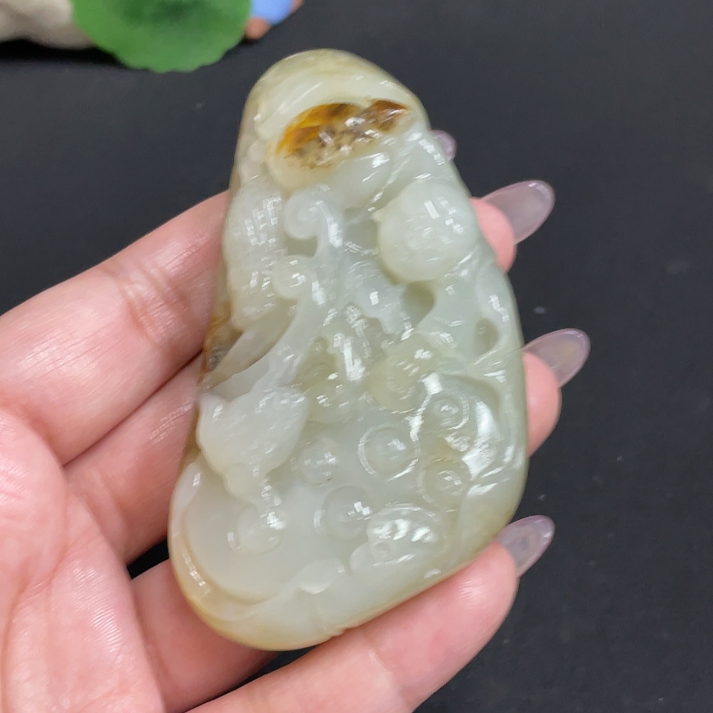 H33932205 Hetian Jade Handheld Ornament "Fortune Croaking In