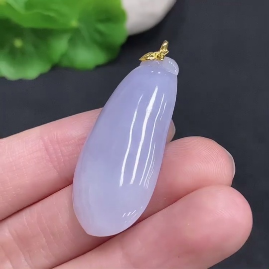 F33830516 Jadeite Fu Gua Pendant with 18K Gold Bail, Total Weight Approx. 8.1g