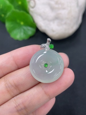 F46550170 翡翠挂件平安扣 18k 配镶钻石 货品总约重5g