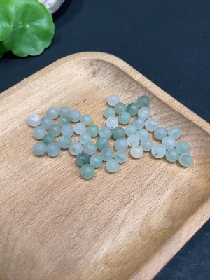 H36319856 非洲翠（独龙玉）珠子 一手走  货品总重约24.7g