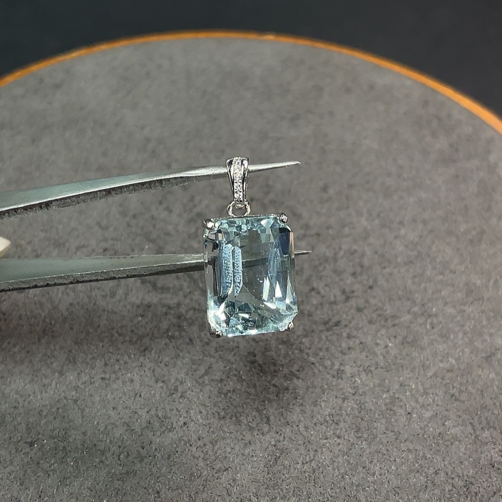 C34038121 Aquamarine Pendant Non-Gold Total Weight Approx. 2.82g
