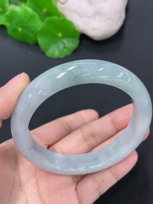 F41906787 翡翠正圈手镯 圈口58.8mm 货品总约重61.4g
