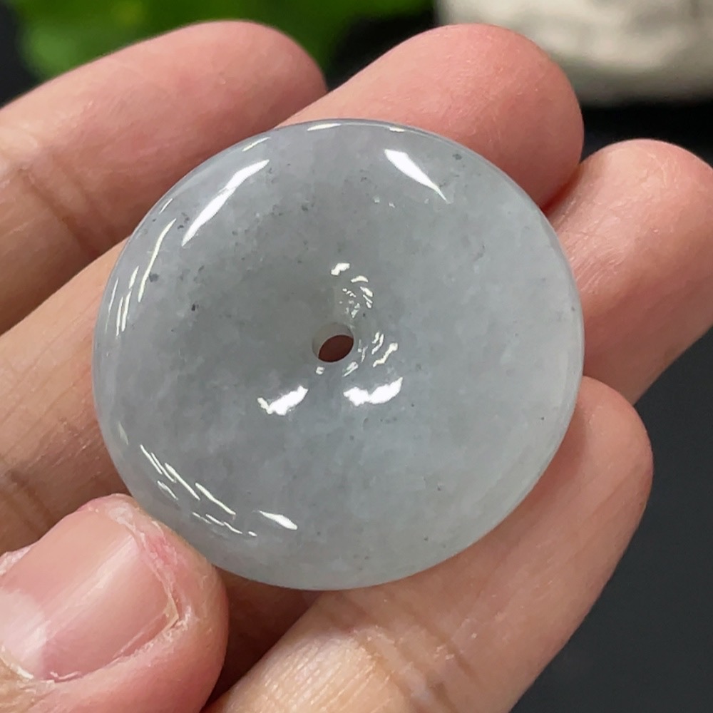 F31668657 Jadeite Peace Knot Pendant Total Weight: Approx.12.4g