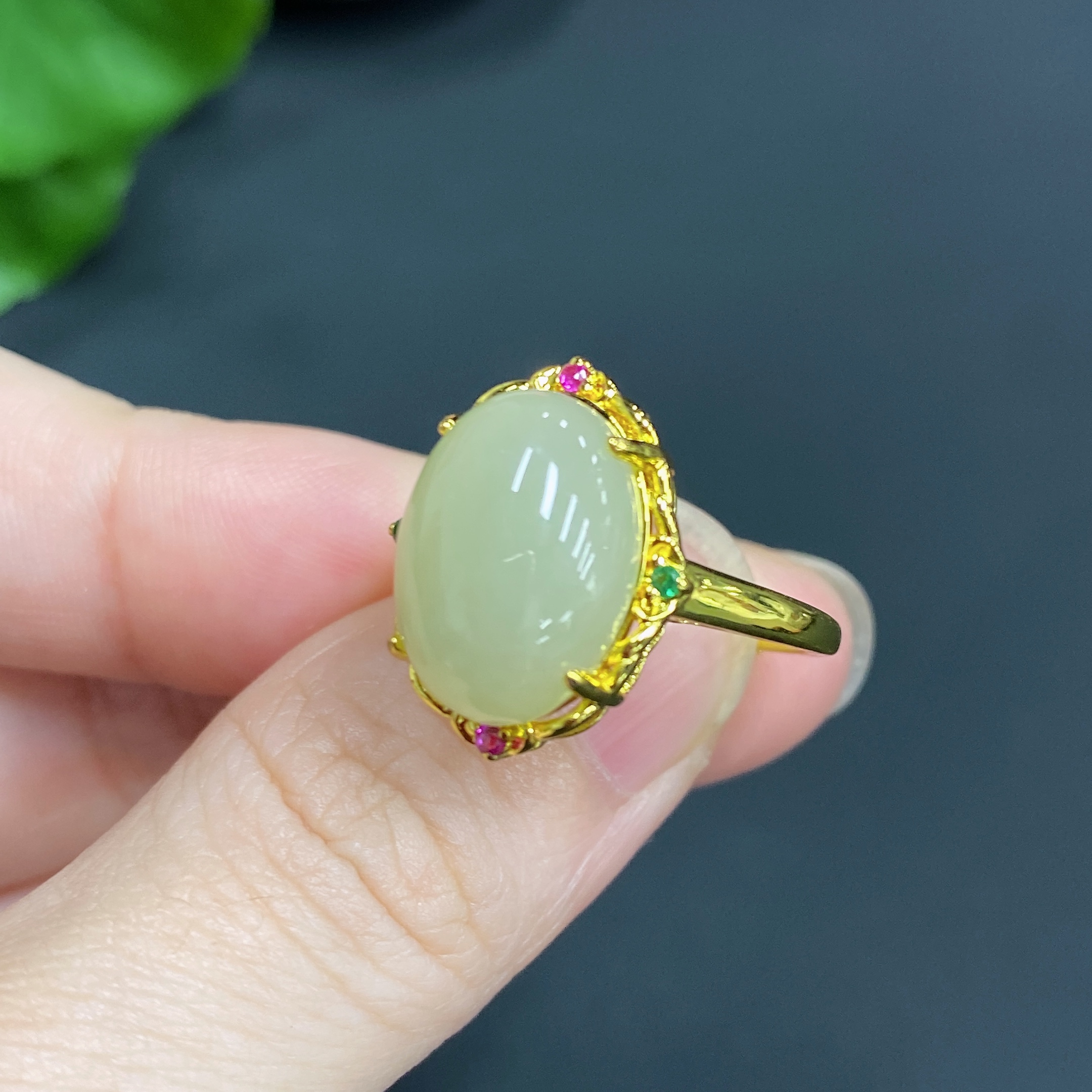 H18056380 Hetian Jade oval cabochon adjustable ring, non-gold setting, total weight approx. 3.5g