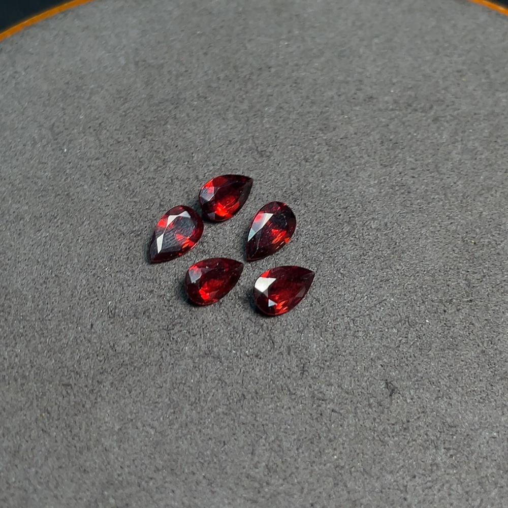 C33920770 Garnet Rough Stone Total Weight Approx.4.69Ct Sell as a Lot