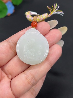 H41947396 和田玉挂件 花开富贵 货品总重约[含绳]19.1g