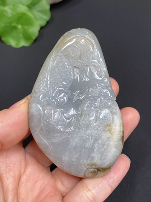 H32759636 和田玉挂件      荷叶鱼      货品总重约90.5g   皮色成因未定
