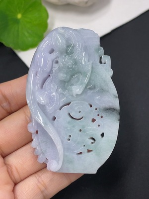 F37381861 翡翠仿古挂件 货品总约重56.4g 含其他矿物质成分