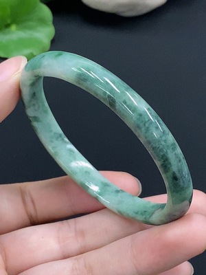 F32753564 Jadeetie Concubine Bracelet Size 58.5/50.5 containing other mineral components total weight about 23.45g