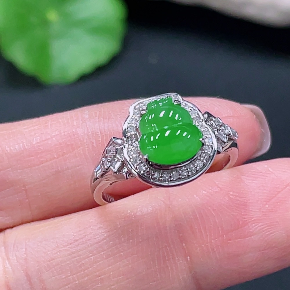 F23568292 Jadeite Gourd Inlaid Ring 18K Gold Size 16 Total Weight Approx. 3.66g