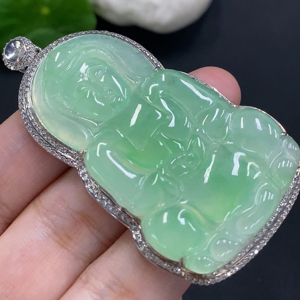 F33883557 Jadeite Guanyin Pendant in 18K Gold with Diamond Accents, Total Weight Approximately 18g
