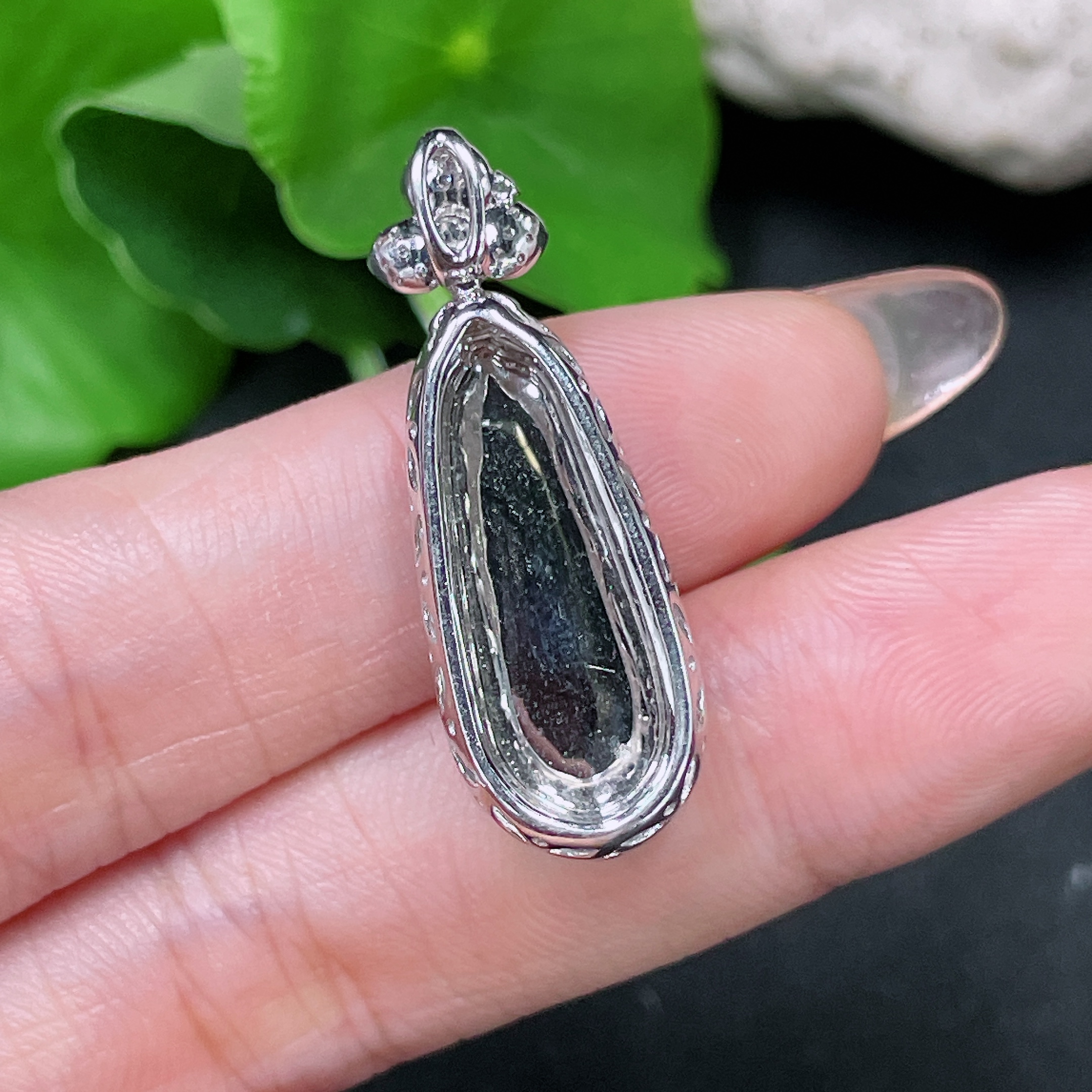 F34985123 Jadeite Inlaid Piece 18K Gold Setting with Diamond Accent Total Weight Approx. 3.51g